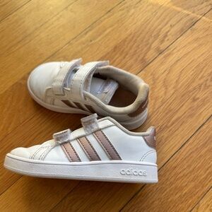 Adidas Toddler Girl Grand Court Rose Gold sneakers